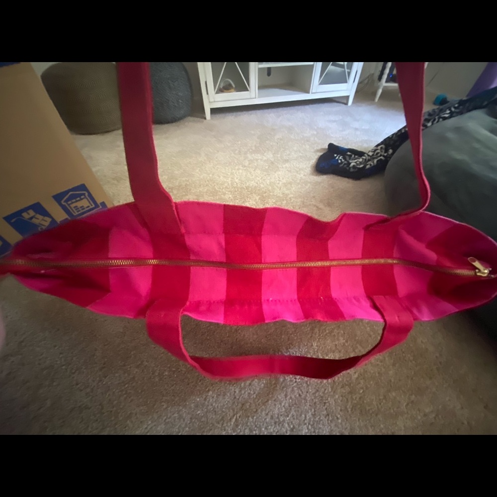 Victoria Secret Tote - Picture 4 of 8